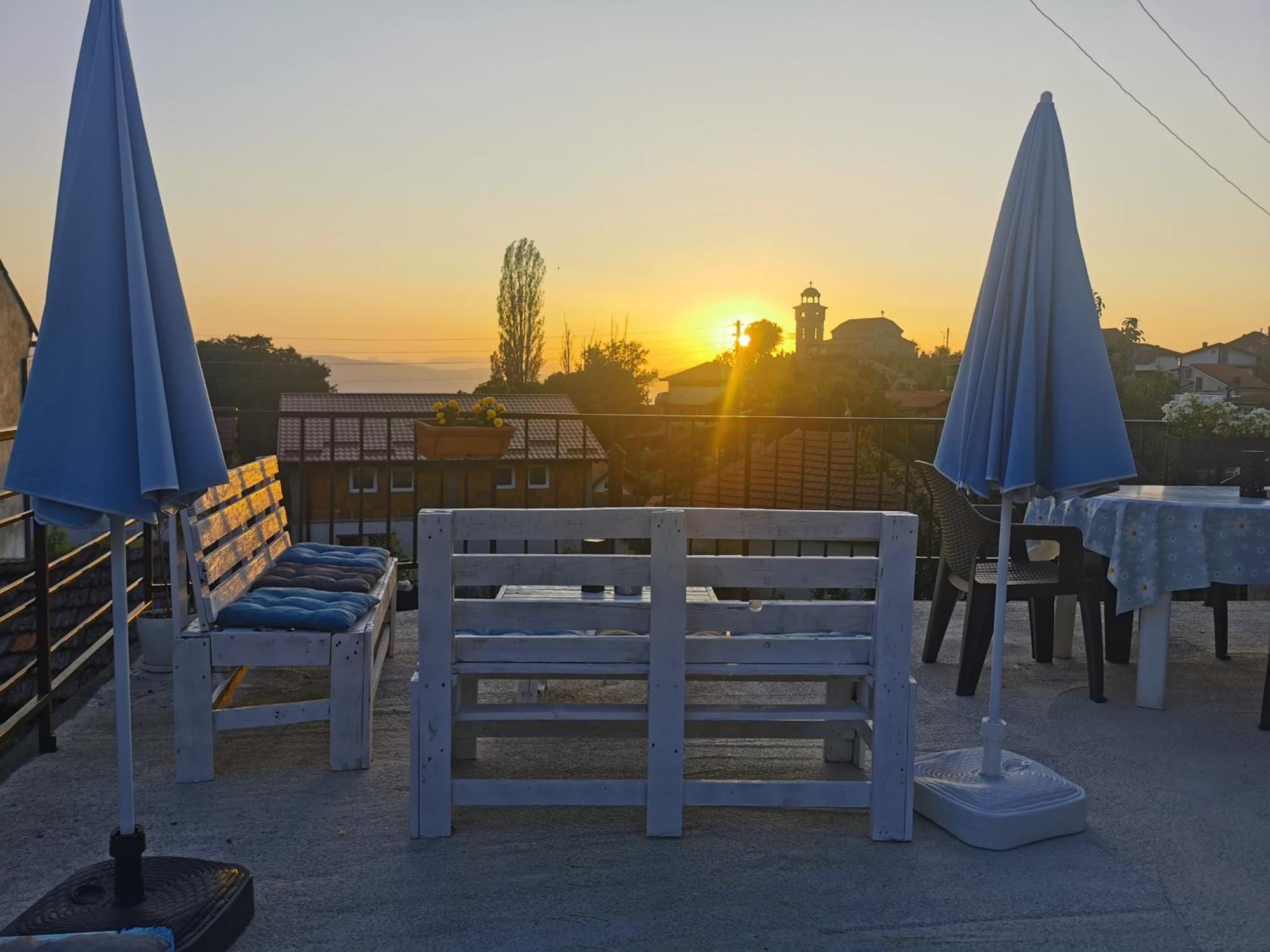 Gopo Guesthouse Elshani Exterior photo